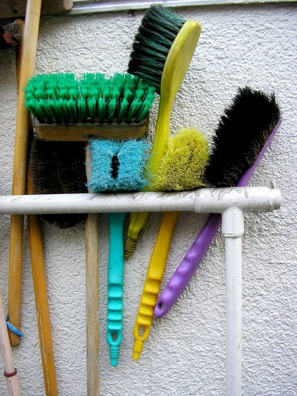 صور - 10 ادوات من ادوات تنظيف المنزل لا يمكن الاستغناء عنها