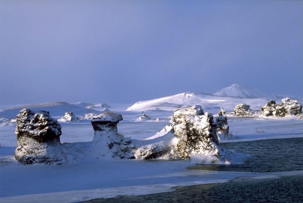 بحيرة ميفاثن من الاماكن السياحية في ايسلندا