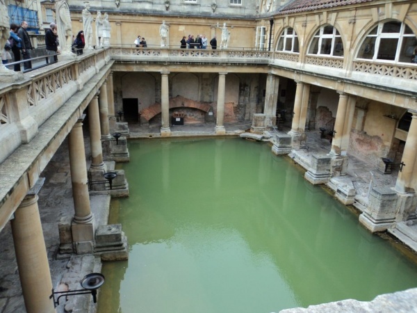 الحمامات الرومانية في المملكة المتحدة من عجائب الدنيا