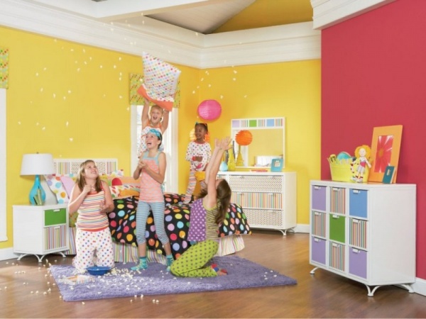 الوان غرف الاطفال المبهجة كالاصفر مع الاحمر